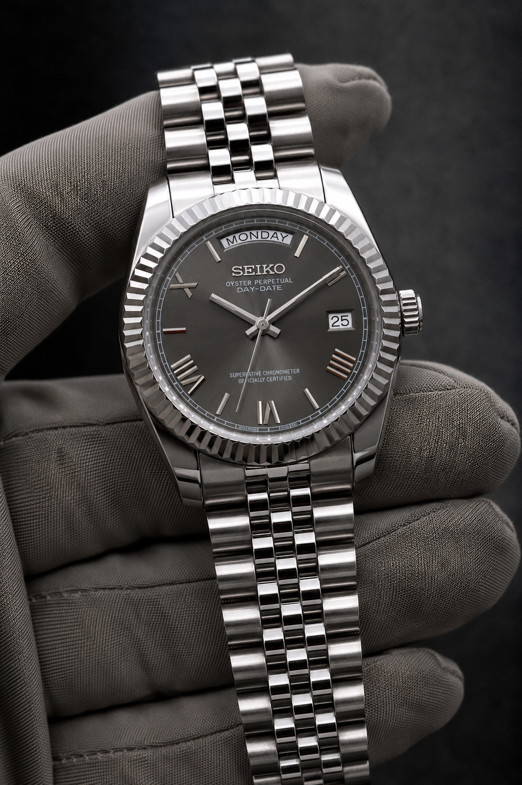 Day-Date Roman Dial Gris