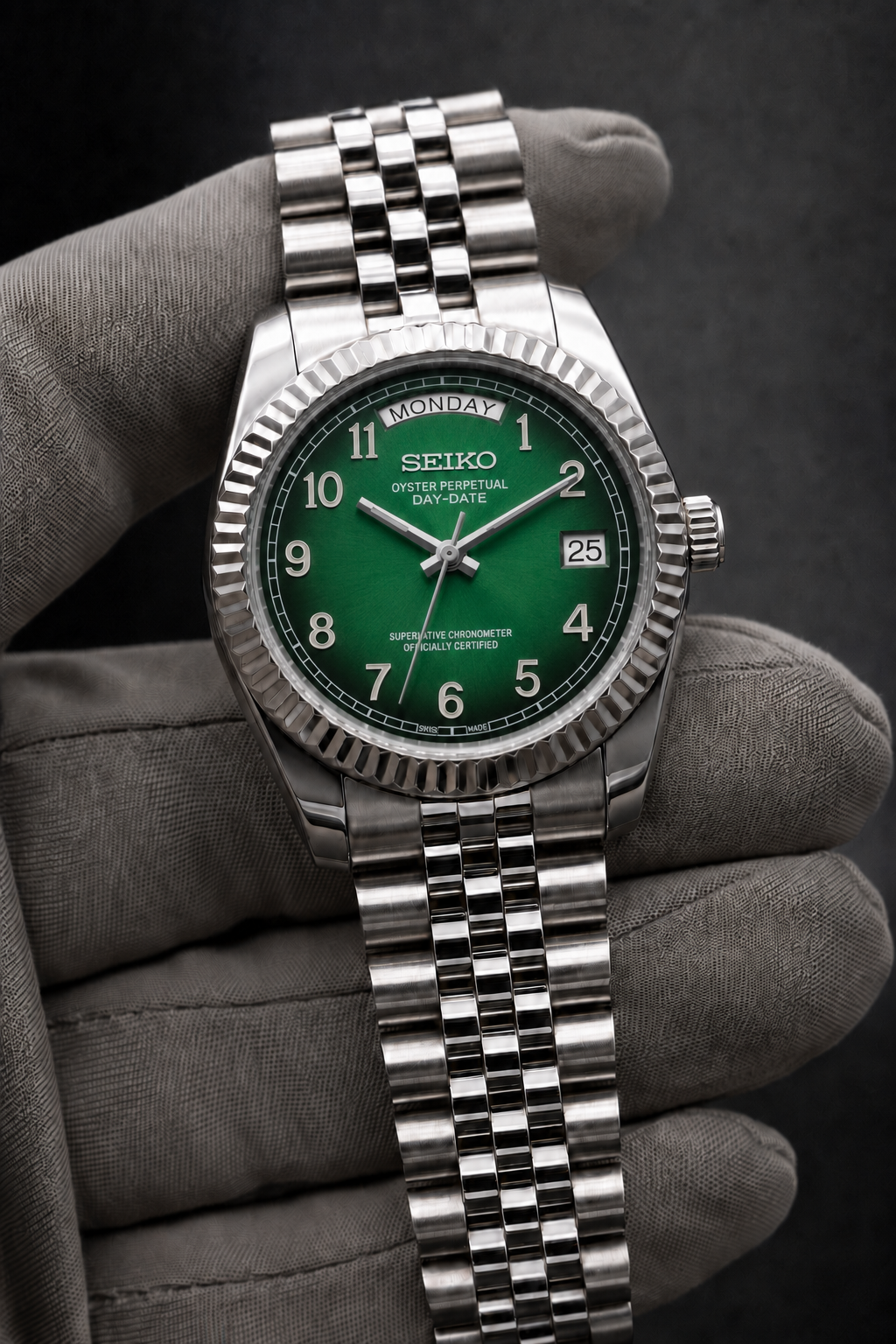 Day-Date Number Dial Vert